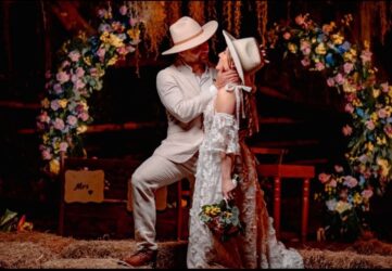 Quédate con quien te mire así por siempre.